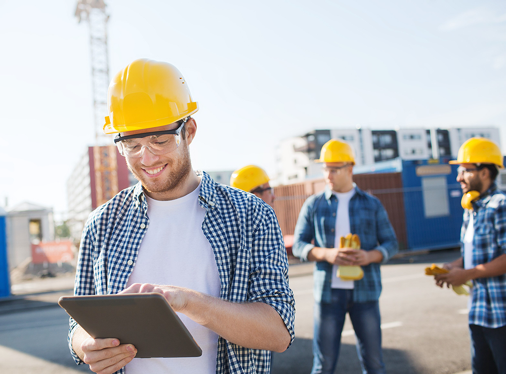 Construction-Worker_Tablet (2)-1